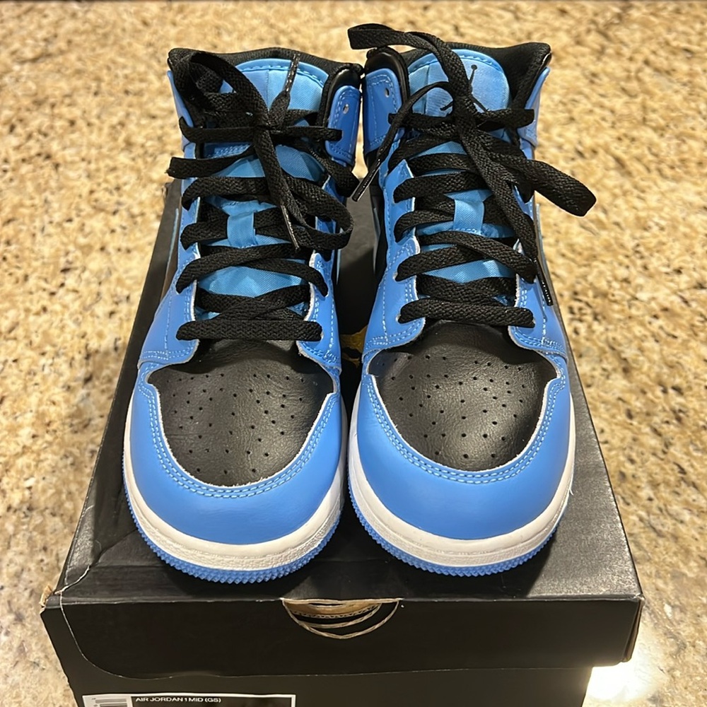 Jordan 1 mid